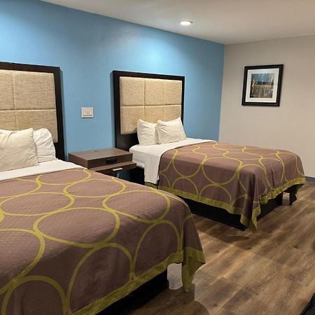 Executive Inn Baker Bagian luar foto