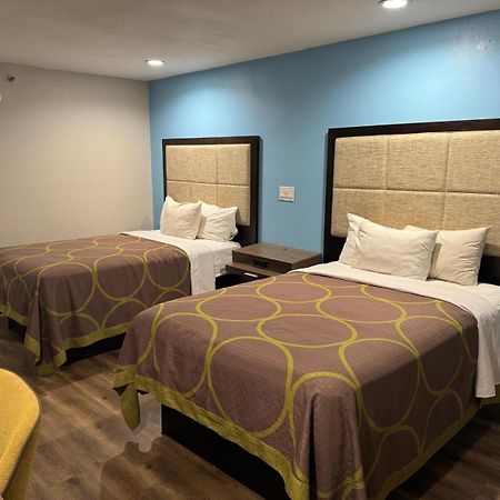 Executive Inn Baker Bagian luar foto
