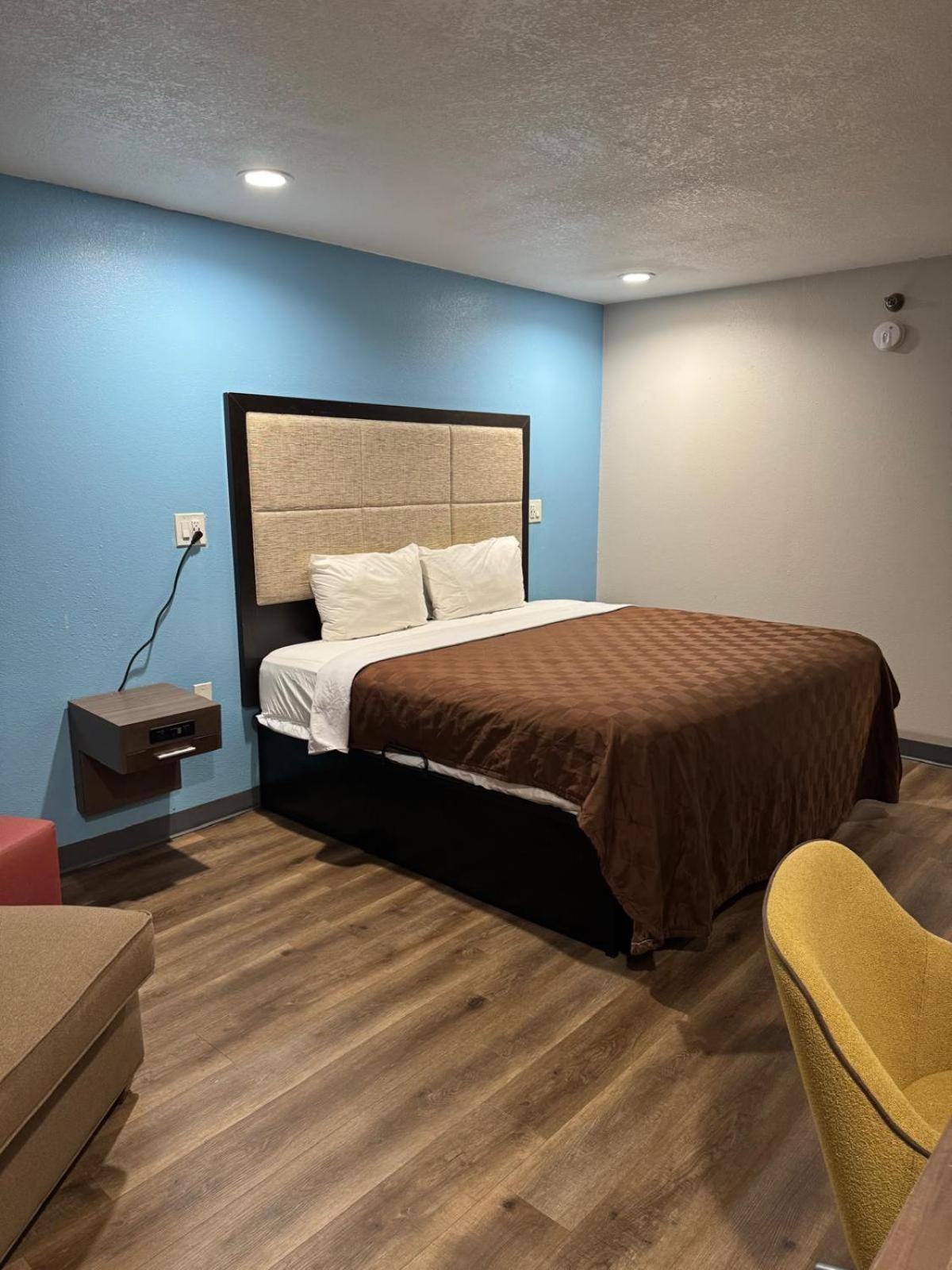 Executive Inn Baker Bagian luar foto