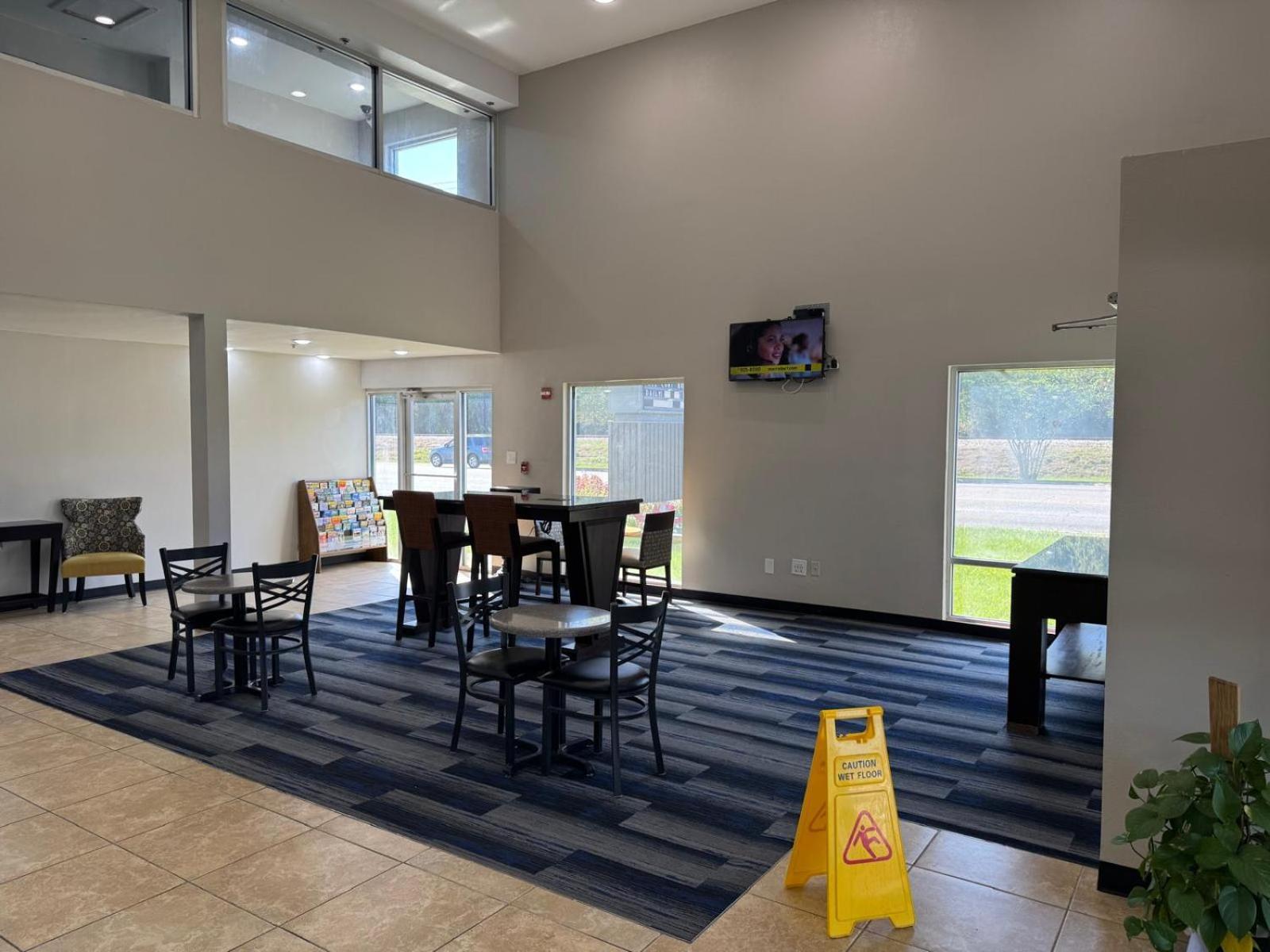 Executive Inn Baker Bagian luar foto